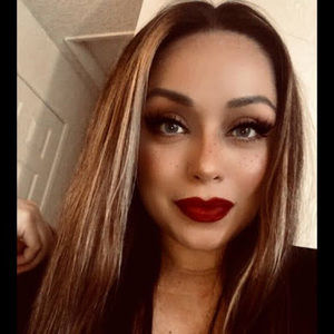 Meet your Posher, Monique